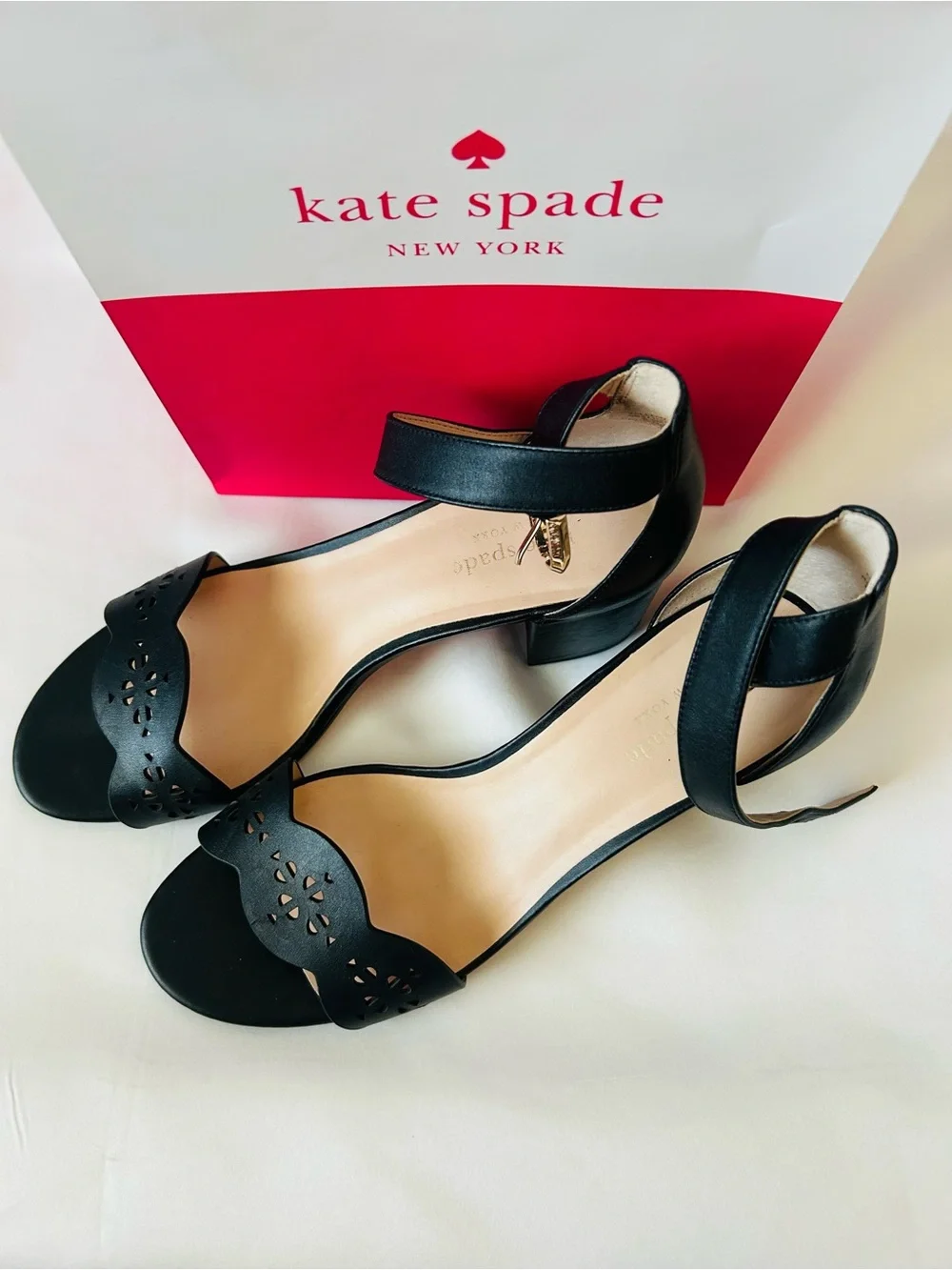 ♠️ Kate Spade ♠️ Black Willow Scalloped Laser-Cut Ankle-Strap Sandals (NWOT)
